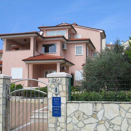 Apartments Villa Fernetich Premantura Zewnętrze zdjęcie