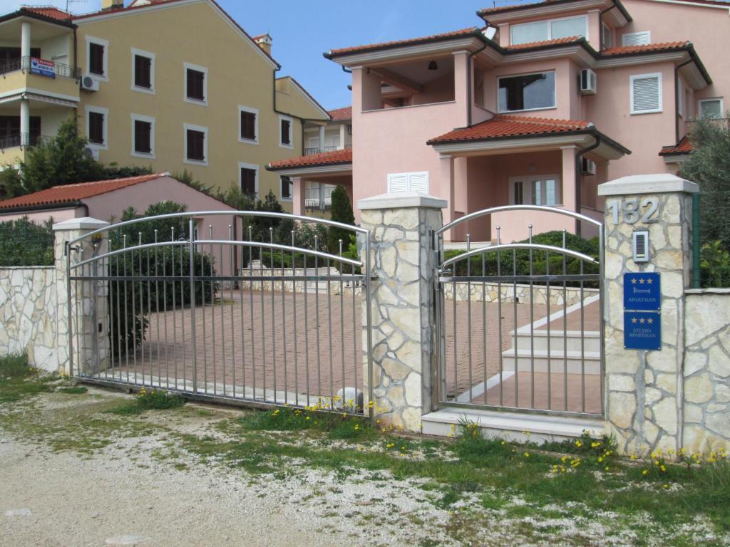 Apartments Villa Fernetich Premantura Zewnętrze zdjęcie