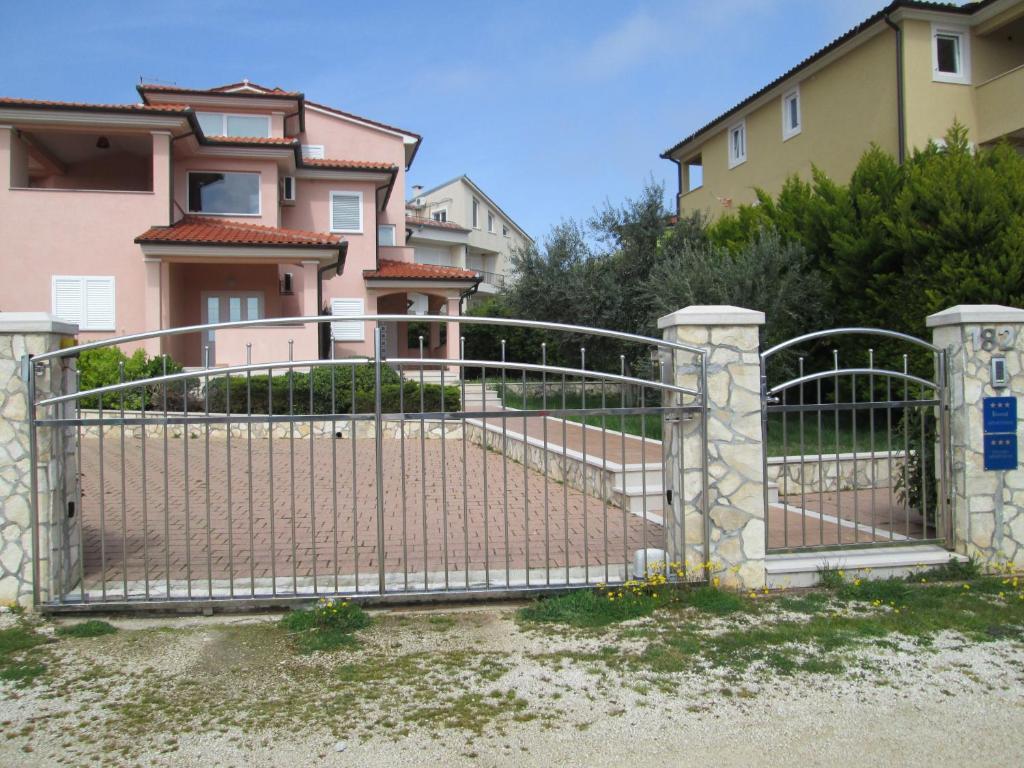 Apartments Villa Fernetich Premantura Zewnętrze zdjęcie